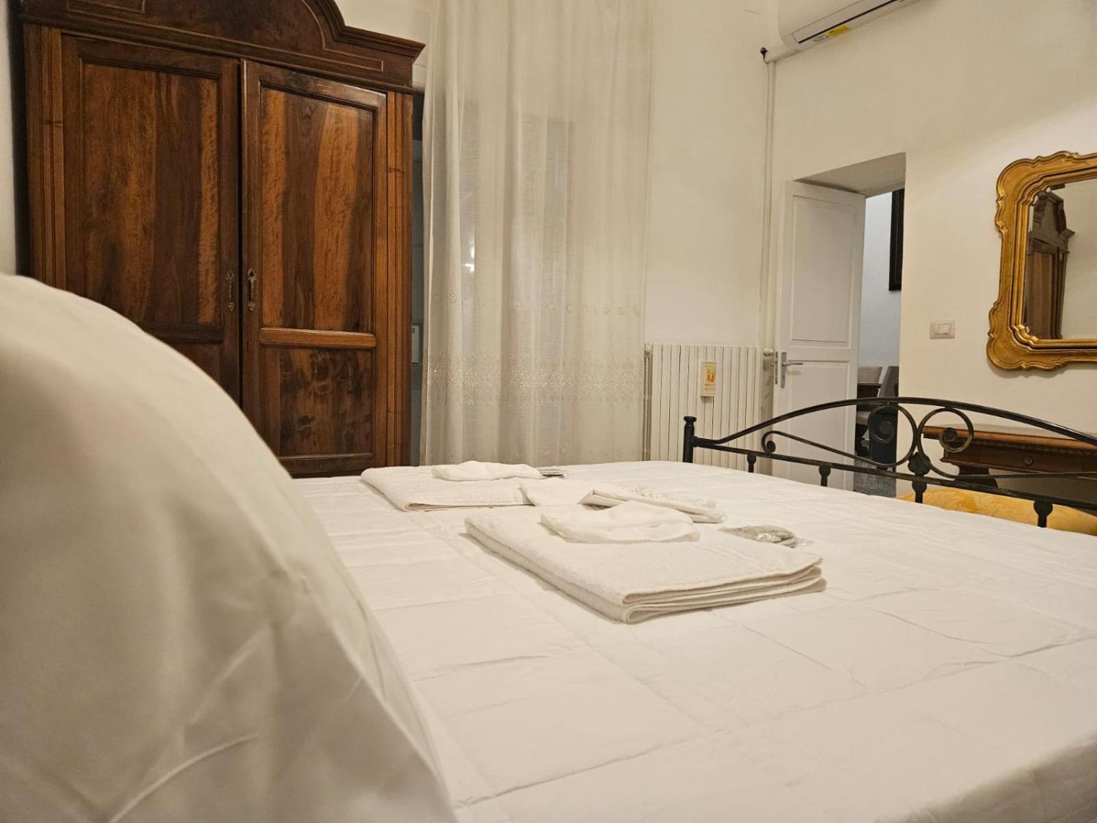 Mayu'S House , Dimora Nel Centro Storico Di Lecce Exteriör bild